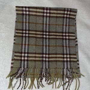 Gorgeous Burberry cashmere scarf soft earth colors